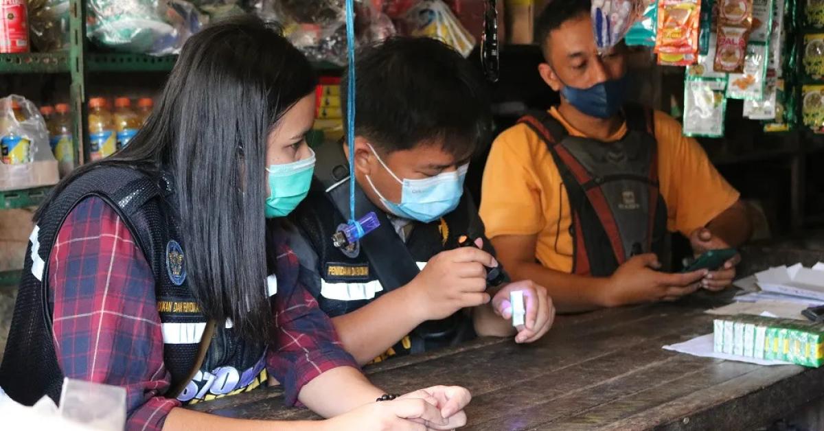 Lagi, Bea Cukai Gencarkan Gempur Rokok Ilegal di Pasar Tradisional