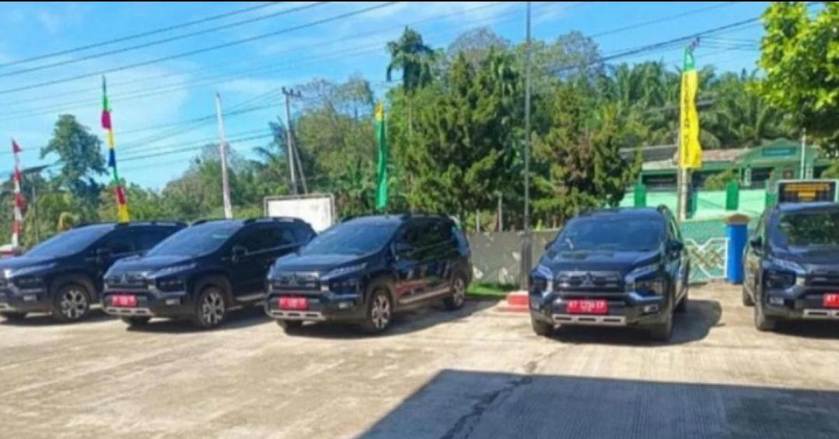 Viral! Jelang Pemilu 2024, Bupati Paser Bagi-Bagi Mobil Expander Cross ke Ratusan Kades