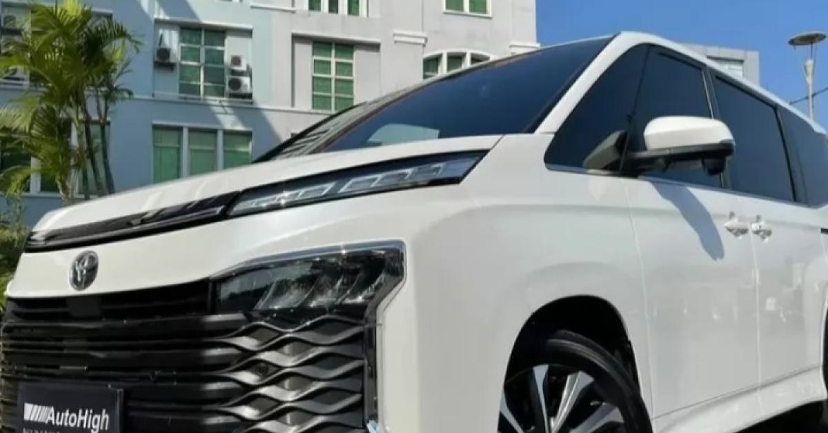 Sama-sama Bermesin 2000cc, Mana Lebih Baik antara Toyota Voxy dan Kijang Innova, Simak Ulasannya