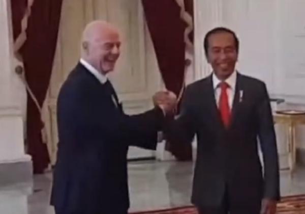 Jokowi Ucap Kalimat Tak Terduga Sambut Presiden FIFA di Istana Merdeka