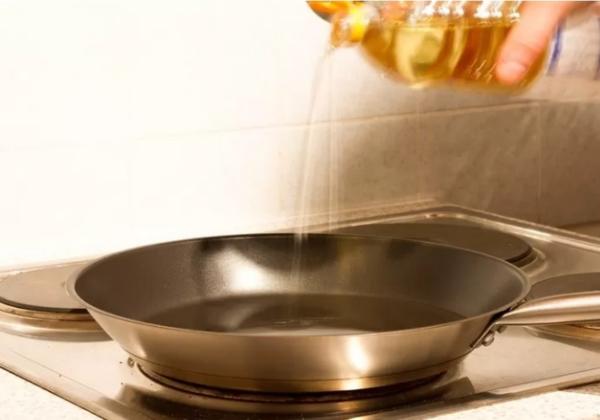 4 Tips Atasi Noda Minyak di Permukaan Alat Dapur, Yuk Simak dan Praktikkan!