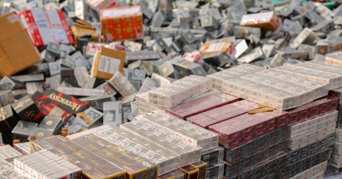 Bea Cukai Sita Jutaan Batang Rokok Tak Berpita Cukai di Pamekasan dan Banjarmasin