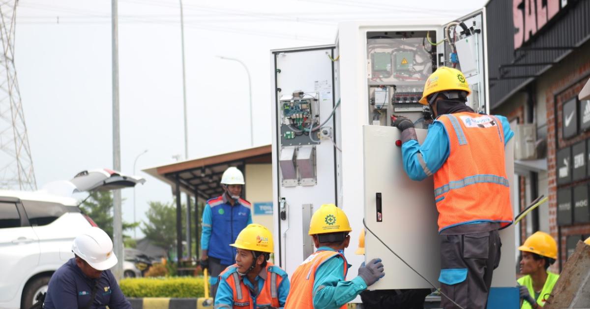 Kolaborasi Multi Pihak, PLN Bakal Tambah 111 SPKLU di Berbagai Lokasi Rest Area