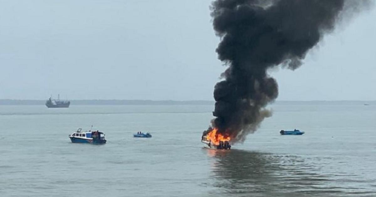 Speedboat Terbakar, Motoris dan ABK Lompat ke Laut, Luka Bakar di Muka
