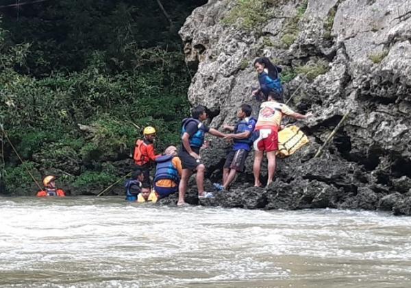 Pemandu Wisata Hilang di Sungai Cijulang, Tim SAR Masih Lakukan Pencarian