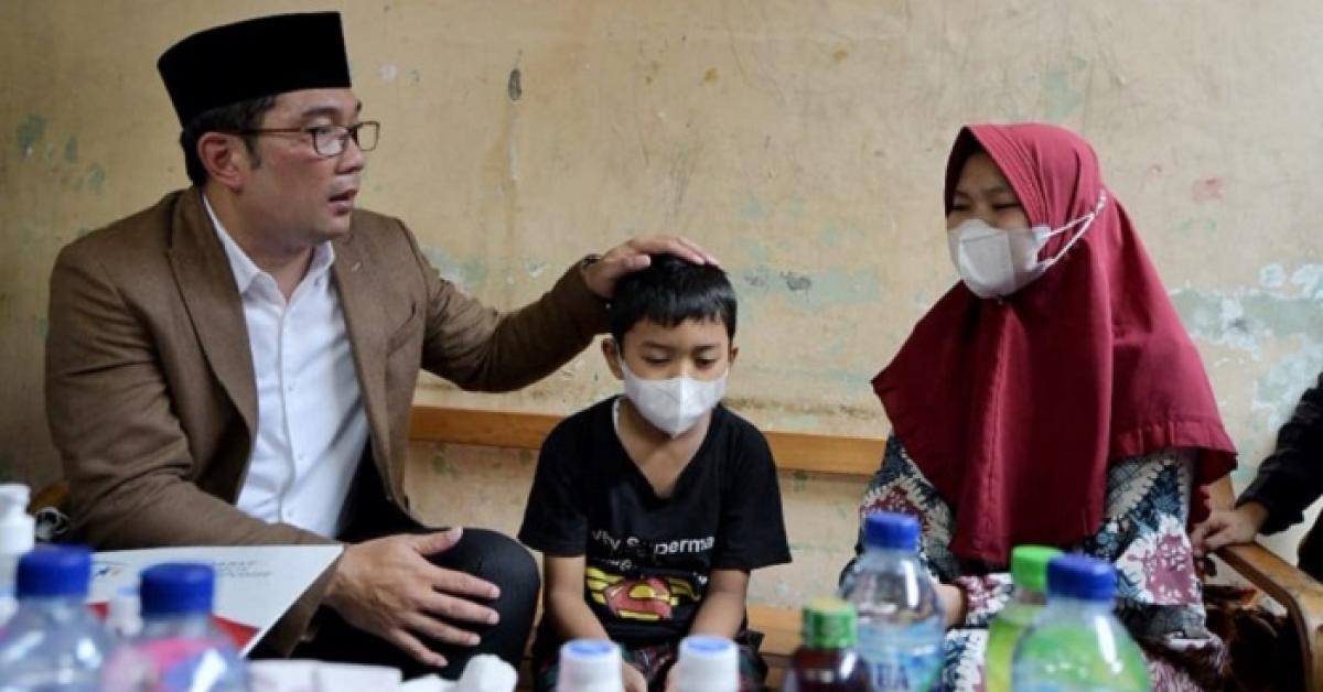 Gubernur Ridwan Kamil Kunjungi Korban Kecelakaan Truk di Bekasi