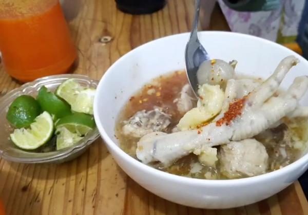 Rekomendasi Kuliner Kota Bekasi, Bakso Aci Teh Gisel Disajikan dalam Kondisi Panas dan Pedas