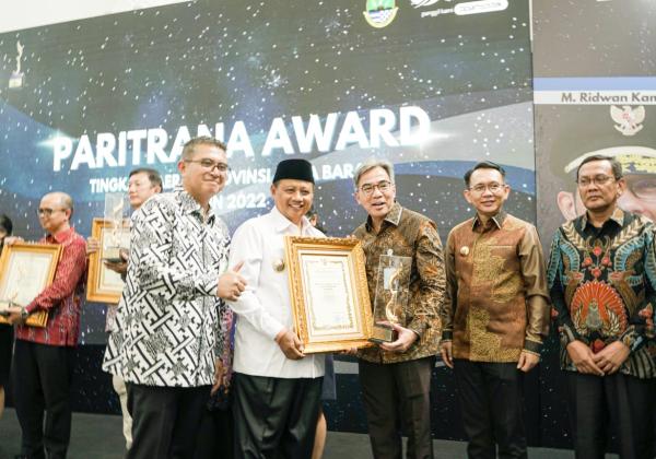 Optimalkan Jamsostek, bank bjb Raih Paritrana Award 2022 Tingkat Provinsi Jawa Barat