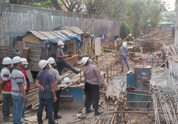 Polisi Selidiki Penyebab Crane Ambruk Timpa Dua Pekerja Proyek Kampus di Tangerang