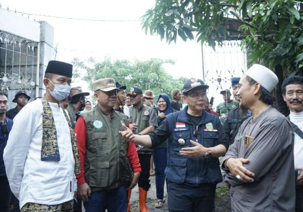 PJ Bupati Dani Ramdan Pantau Banjir di Cikarang Utara, Pemkab Bekasi Siapkan Dua Posko Pengungsian