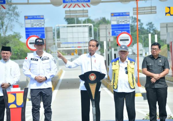 Tingkatkan Konektivitas Riau-Sumatera Barat, Presiden Jokowi Resmikan Tol Bangkinang-XIII Koto Kampar