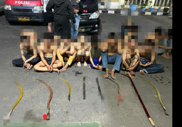 Sekelompok Remaja di Bekasi Tertangkap Saat Akan Tawuran, 8 Senjata Tajam Diamankan Polisi