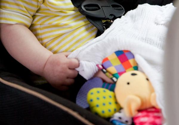 Tips Bepergian dengan Bayi, dari yang Naik Mobil hingga Pesawat 
