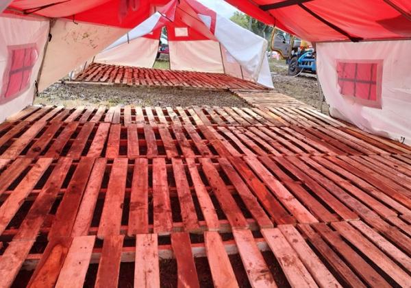 Kemensos Pasang 4.500 Palet di Posko Pengungsi Cianjur, Beri Kenyamanan bagi Penyintas