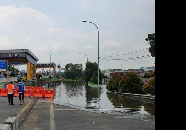 Masih Terendam Air, Akses Keluar GT Bitung Jalan Tol Jakarta-Tangerang Ditutup