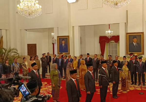 Jokowi Resmi Lantik 9 Anggota Komisi Kejaksaan, Ada Eks Wartawan, Ini Daftarnya