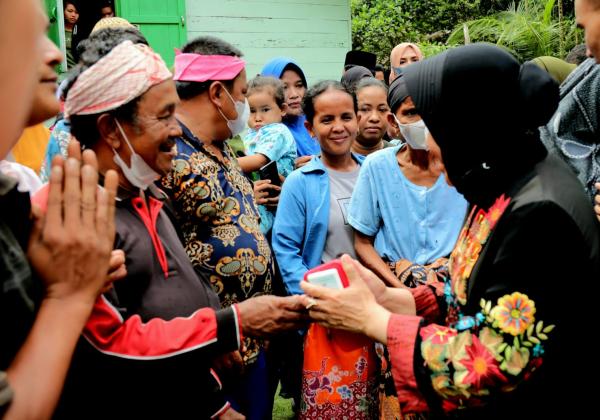 Warga Suku Talang Mamak Butuh Tempat Tinggal Layak, Mensos Risma: Saya Pelajari Dulu