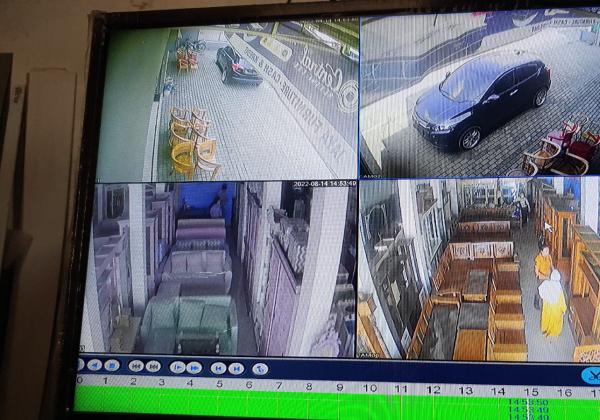 Ternyata, Pencuri Uang di Toko Furnitur Gunakan Mobil Mewah