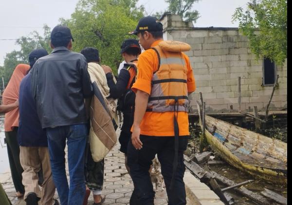 Tim SAR Gabungan Temukan Korban Penumpang Kapal Terbalik di Perairan Muara Gembong Bekasi
