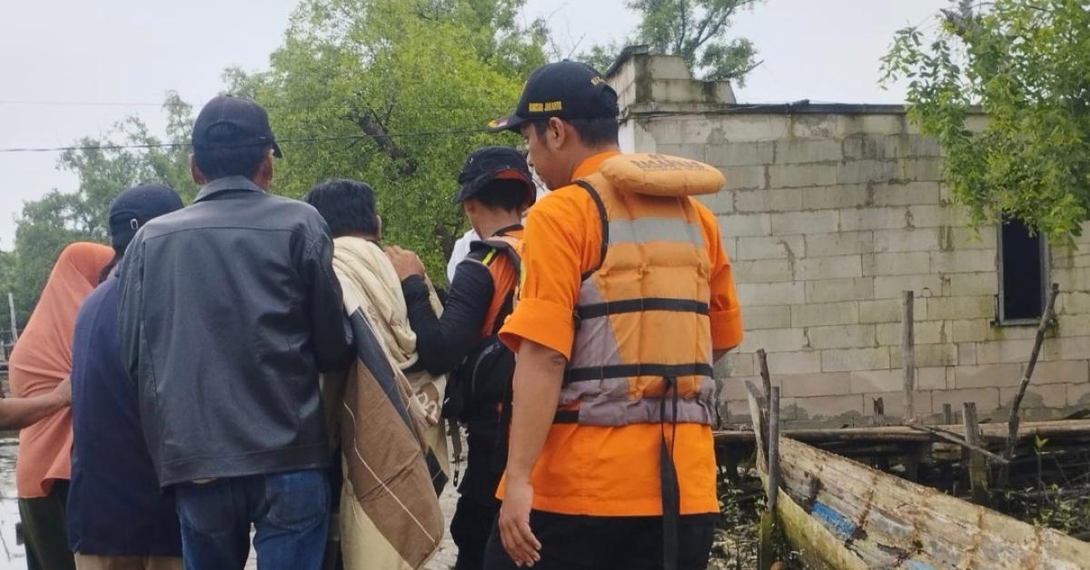 Tim SAR Gabungan Temukan Korban Penumpang Kapal Terbalik di Perairan Muara Gembong Bekasi