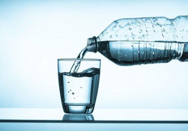 Manfaat Air Putih untuk Kesehatan dan Anjuran Jumlah Konsumsi yang Tepat