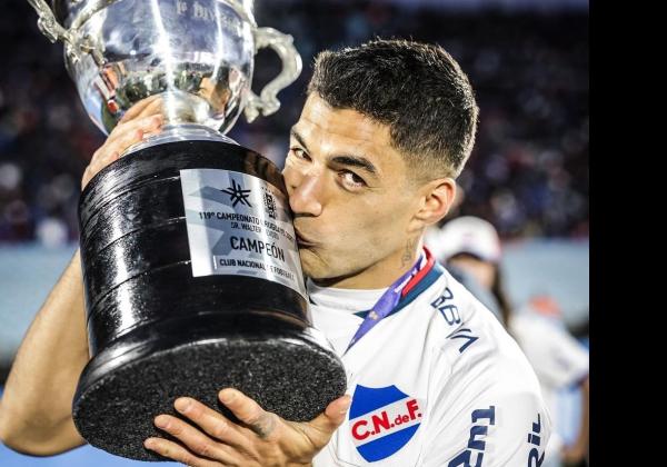 Luis Suarez Sukses Bawa Nacional Juara Liga Uruguay Usai Taklukkan Liverpool 4-1