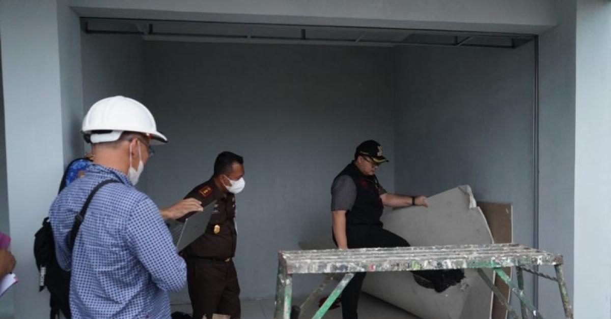 Sidak Pasar Wates, Bupati Kediri Ngamuk Hingga Tendang Plafon Sampai Jebol: Bikin Malu Saya
