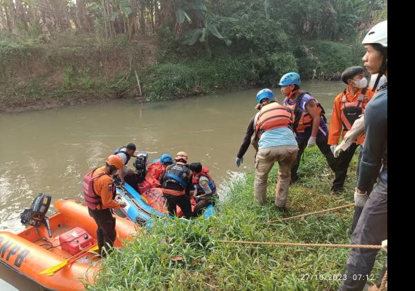 Tenggelam di Kali Cikeas Bekasi Saat Mancing, Jasad Korban Ditemukan Sar Gabungan Tersangkut di Bambu
