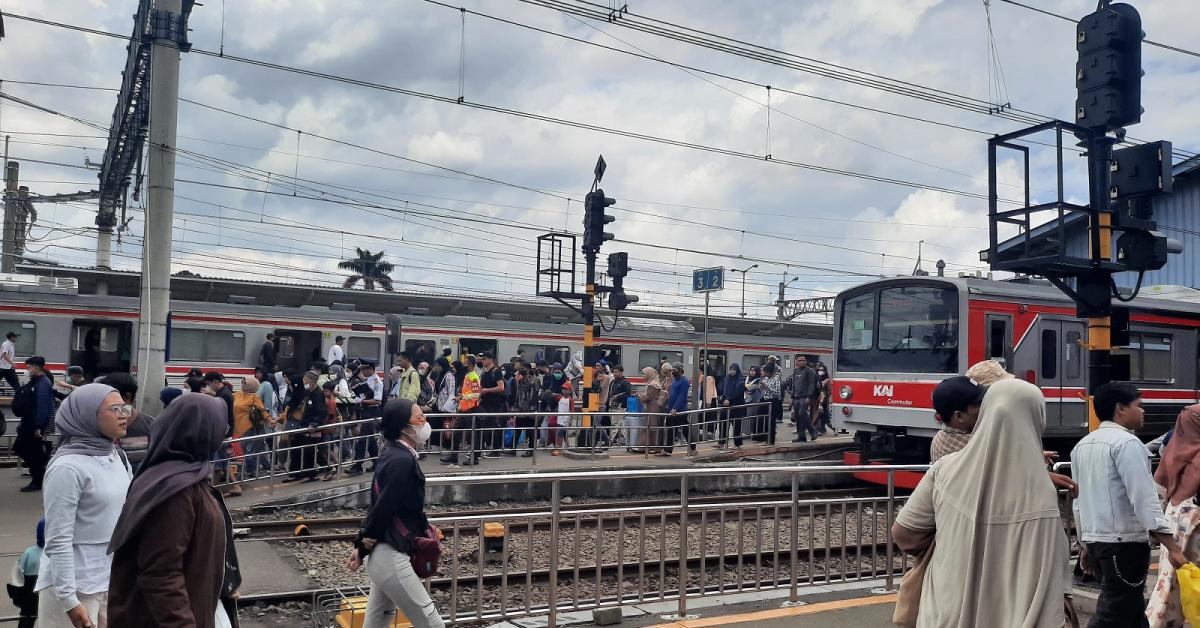 Tarif KRL Jabodetabek Bakal Naik, Pakar Transportasi: Siapkan Surat Miskin
