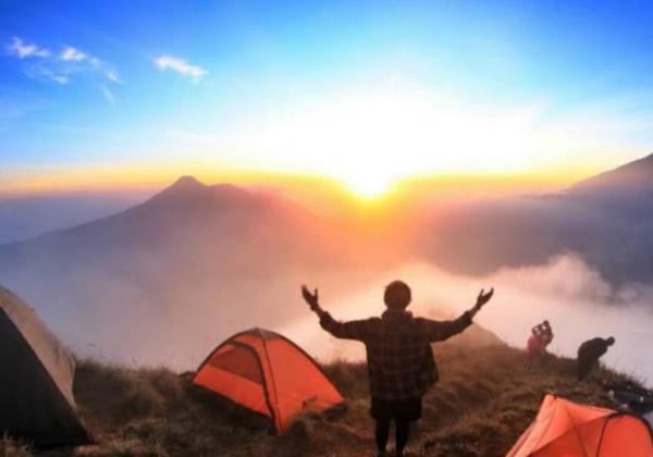 Pesona Gunung Kencana, Panorama Puncak Dengan Pemandangan Dua Gunung Besar di Bogor Yang Bikin Merinding!