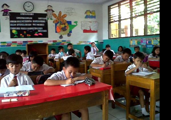 16 Siswa dan 3 Guru Positif COVID-19, PTM di 15 Sekolah di Jakarta Distop