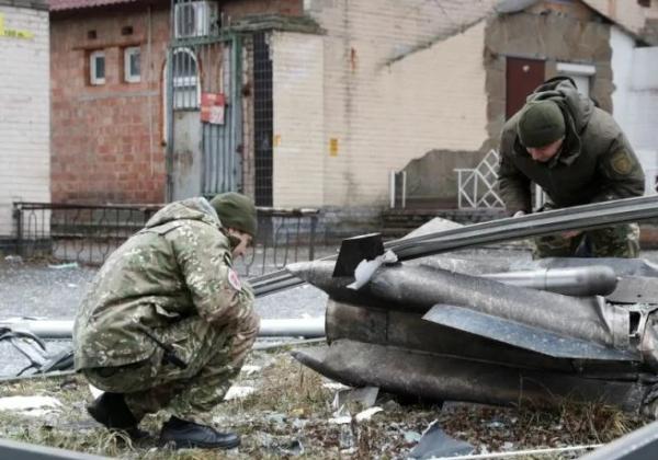 Rusia Serang Fasilitas Militer dan Depot Angkatan Bersenjata Ukraina