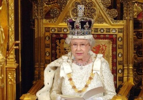 Ratu Elizabeth Terpapar COVID-19, Tertular dari Siapa? 