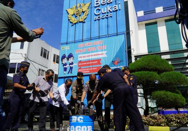 Bea Cukai Musnahkan Barang Ilegal dan Hibahkan Barang Untuk Kepentingan Sosial