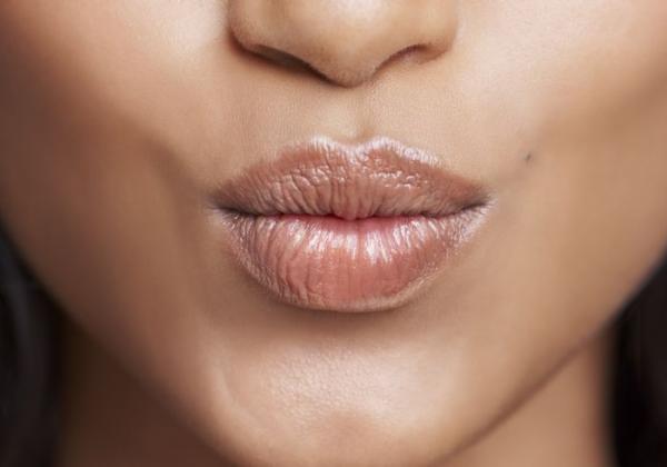 Tips Mencari Warna Lipstik yang Cocok untuk Bibir Hitam, Perlihatkan Cantik Senyummu!