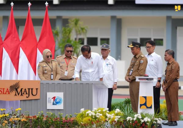 Menteri Basuki Dampingi Presiden Jokowi Resmikan Inpres Jalan Daerah Sepanjang 22,4 km di Sulawesi Barat