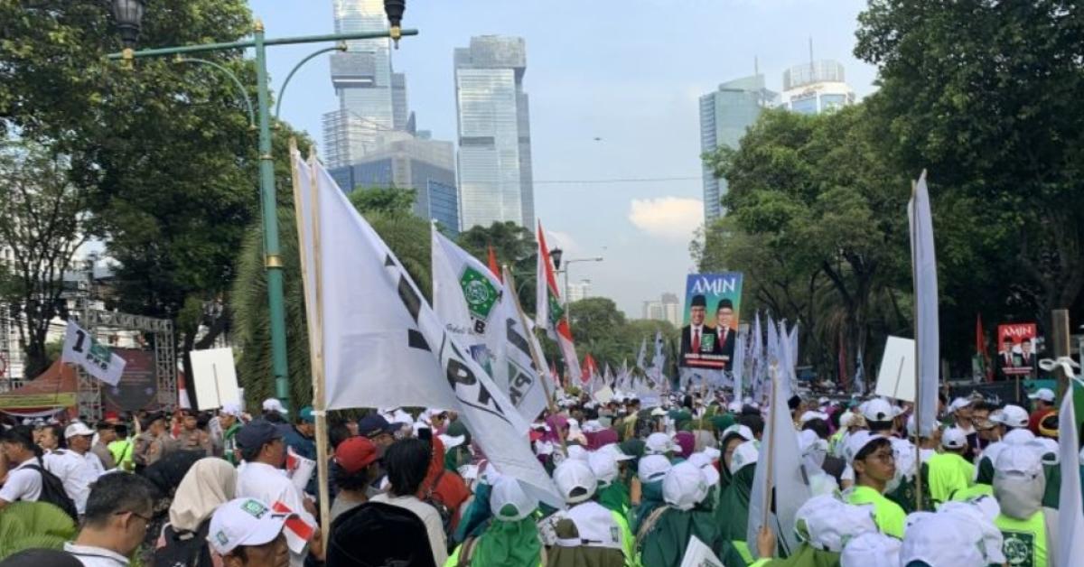 Pasangan Anies-Imin Diantar Ribuan Pendukung ke KPU, Lagu Yaa Lal Wathan hingga Salawat Menggema