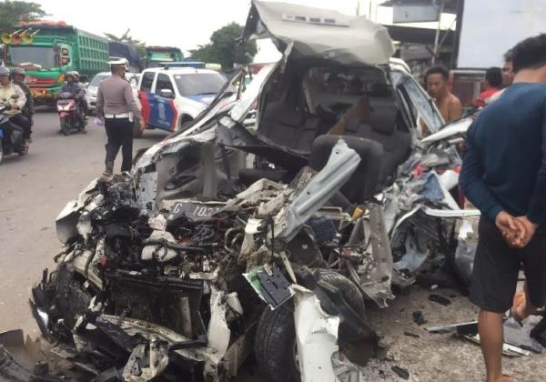 UPDATE: Toyota Avanza Tabrak Truk Minyak di Cirebon, 6 Orang Tewas Baru 2 yang Teridentifikasi