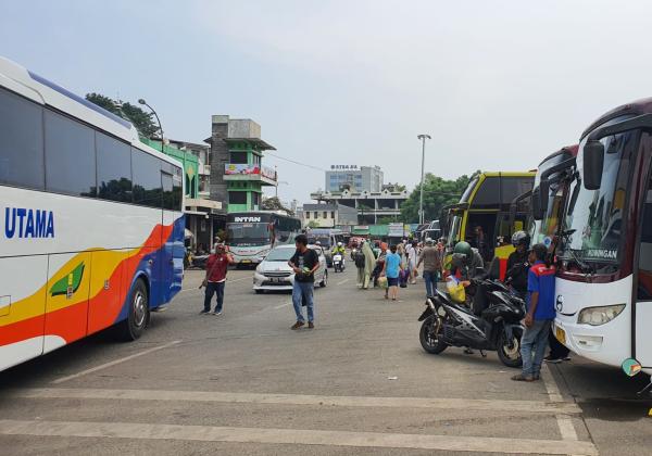 Puncak Arus Balik Lebaran, Bus Terlambat Tiba di Terminal Kota Bekasi Akibat Macet 