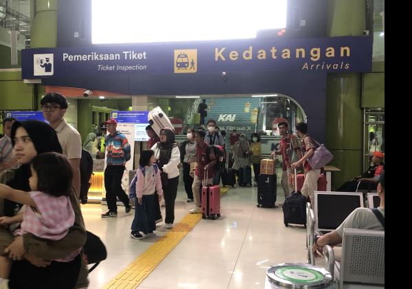 Tiket Arus Balik Laris Manis, PT KAI Kembali Sediakan Kereta Tambahan Relasi Yogyakarta-Gambir