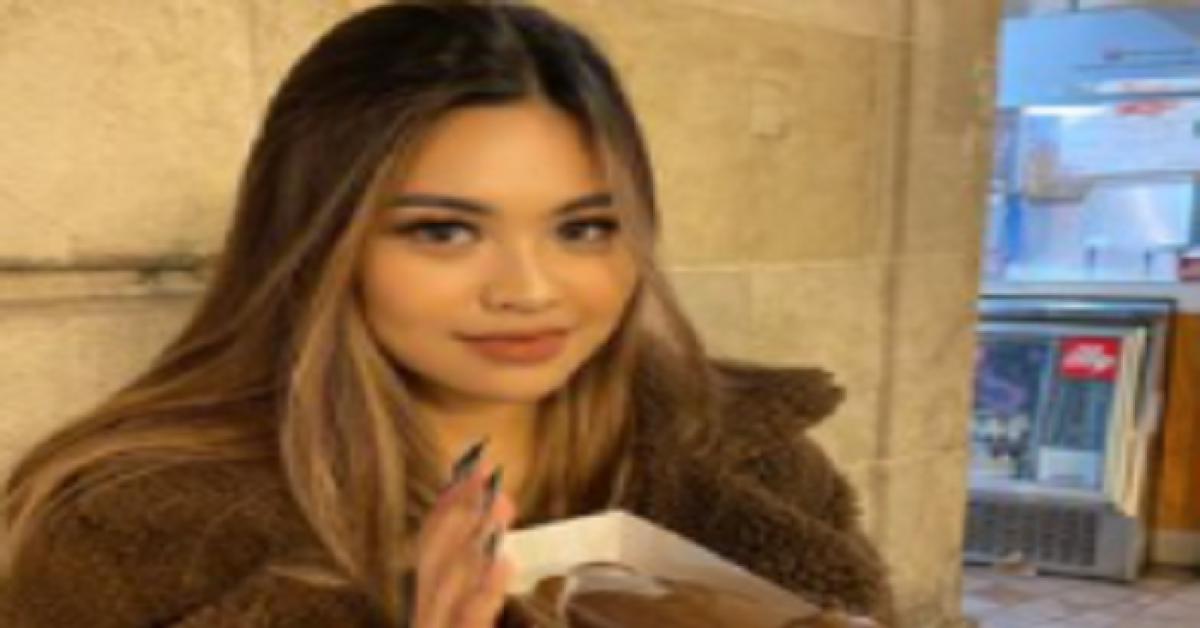 Viral! Cewek Cantik Ini Beli Waffle Berbentuk 'Mr P', Netizen: Muat Masuk Mulut Gak Kak Tanpa Kesedek?