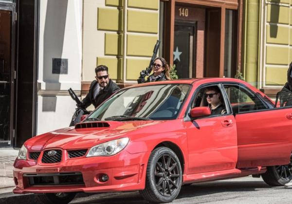 Sinopsis Film Baby Driver: Ketika Sopir Disabilitas Jadi Perampok Handal