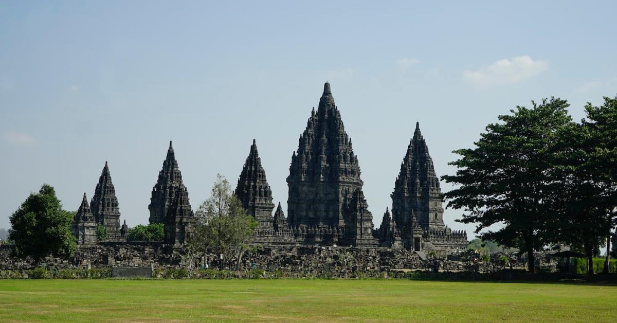 Mengulas Fakta Sejarah Candi Prambanan