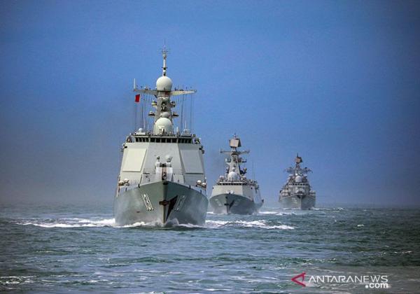 Sumber Rahasia: Kapal Penghancur AS Buntuti Kapal Induk China, Sebelum Biden Telepon Xi Jinping 
