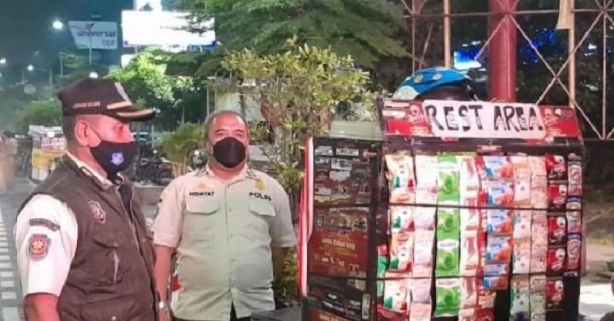 Nekat Berjualan di Jalan Protokol Kota Bekasi, Belasan Pedagang Diamankan Satpol PP