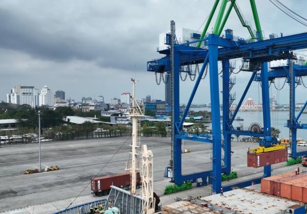 Potret Terminal Petikemas New Makassar, Green Port Berbasis Listrik PLN Yang Hemat Biaya Operasional