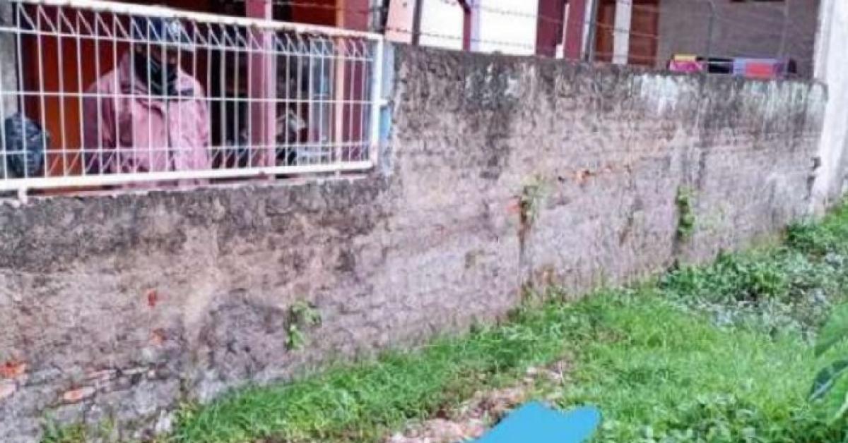 Dengan Posisi Terlentang di Rumput, Warga Temukan Mayat Perempuan Tanpa Identitas