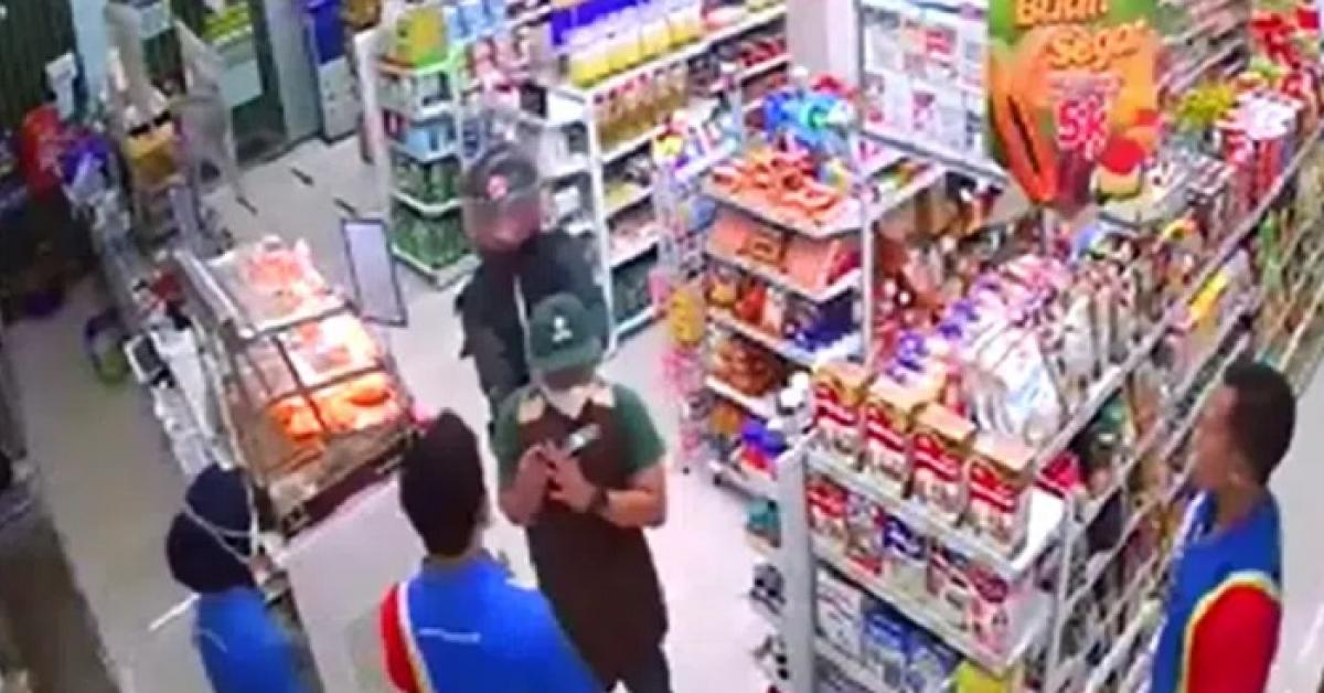 Kasir Ditodong Celurit, Penjual Mie Ayam Nekat Rampok Indomaret
