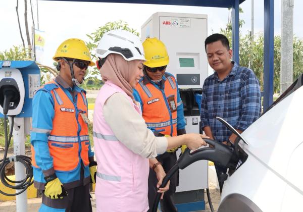 Srikandi PLN Turut Sukseskan Pasokan Listrik Andal Selama Lebaran 2024