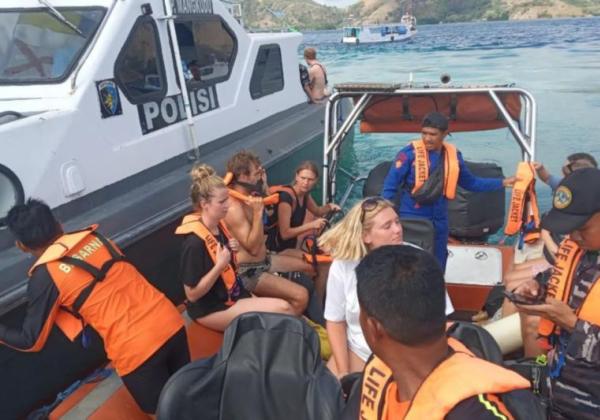 37 Wisatawan Berhasil Dievakuasi di Perairan Pulau Kelor Labuan Bajo Akibat Kapal Kandas